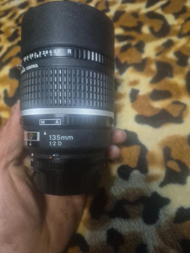 Nikon AF DC Nikkor 135mm 1:2D LENS - Image 2 of 4