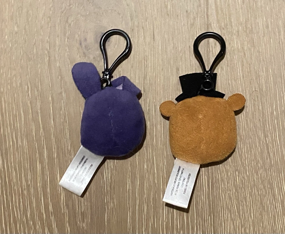 Juego de 2 llaveros de peluche Funko Five Nights At Freddy's Bonnie and Freddy Foto 2 de 2
