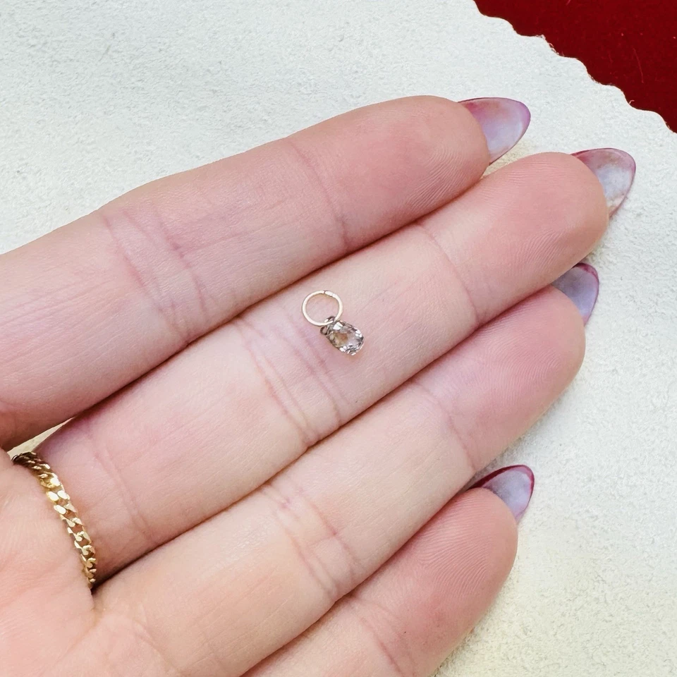 Dije o colgante natural cálido de diamantes briolette de champán de 0,25 quilates de oro de 14 quilates Foto 2 de 4