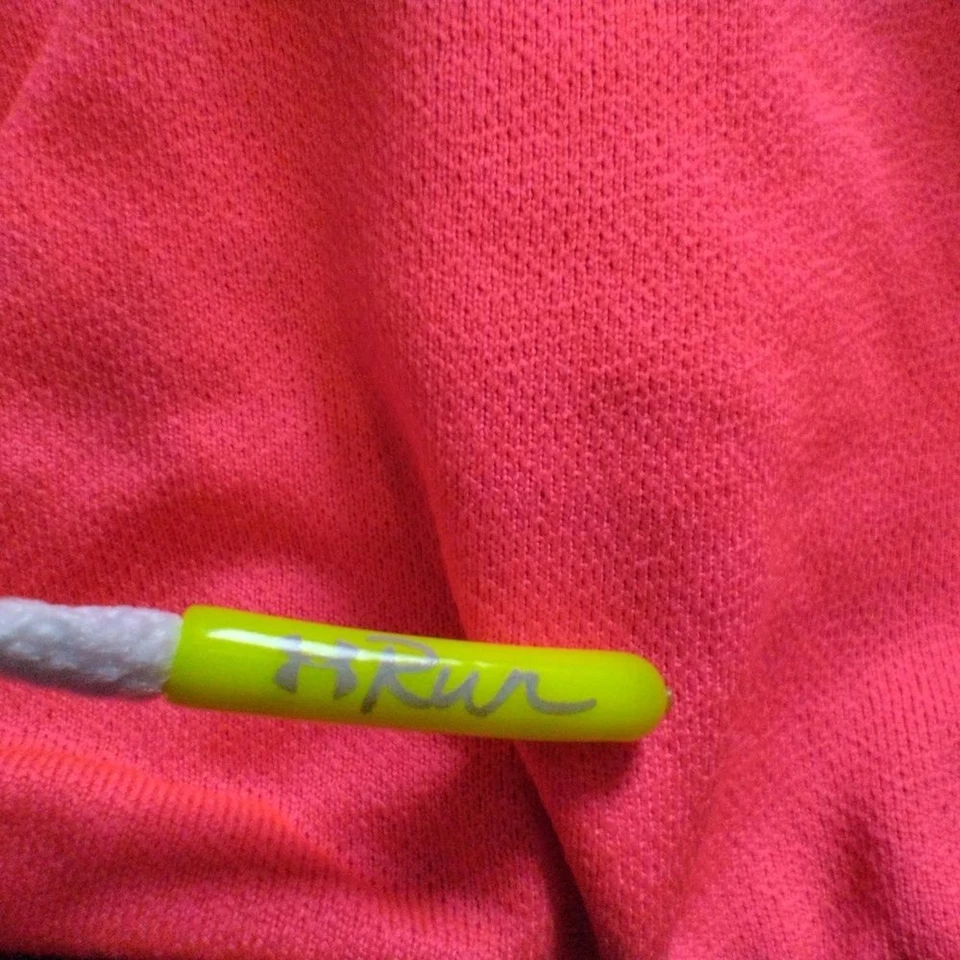 Shorts esportivo Under Armour cinza e rosa tamanho G - Imagem 4 de 4