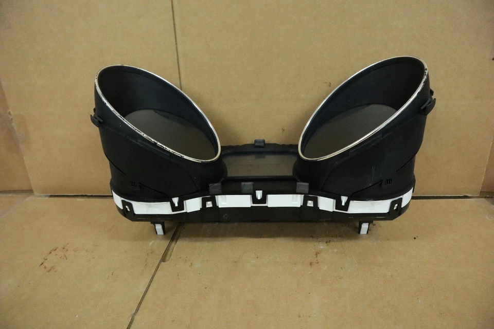 Kia Sedona 2015 2016 cabezal de instrumento velocímetro medidor panel fabricante de equipos originales sin usar millas Foto 3 de 4