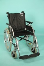 Rollstuhl Moly Faltrollstuhl mit Begleitpersonbremse Faltfahrer SB 43 cm #8900