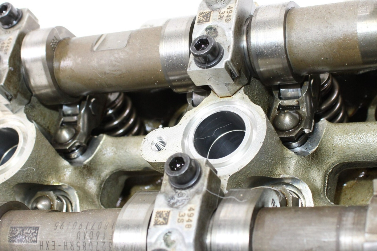 17-20 MASERATI LEVANTE 3.0L V6 ENGINE MOTOR RIGHT CYLINDER HEAD W/ CAMSHAFT OEM