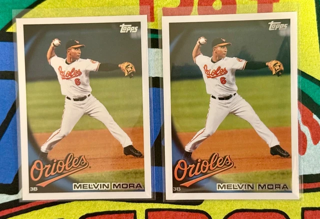 2010 Topps Baseball Melvin Mora Fehler Adam Jones Foto auf Rückseite # 13 selten!