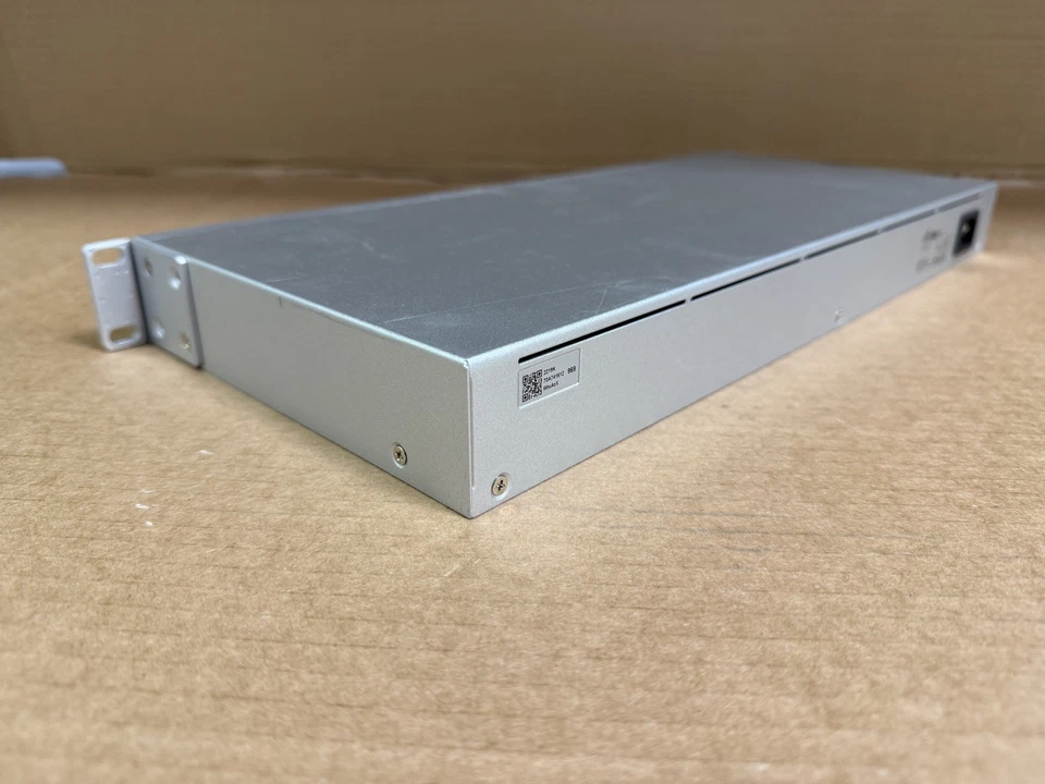 Ubiquiti UniFi USW-24-PoE Gen 2 – 24-Port Managed PoE+ Gigabit Switch SFP+ - Image 4 of 4