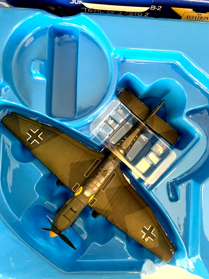CORGI Aviación 1/72 JUNKERS JU-87 STUKA B-2 T6HL IMMELMANN ST MALO AA32501 Foto 4 de 4