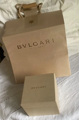 COFFRET BULGARI DORÉ VIDE 12X12X10 CM + SAC SHOPPING + RUBAN 1,50 CM - Photo 1/4