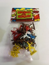 VINTAGE 1975 ARCO COWBOYS  INDIANS HAND PAINTED PLASTIC FIGURES 20 PCS NEW