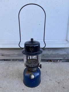 VINTAGE COLEMAN 243A SINGLE MANTLE LANTERN 0/9