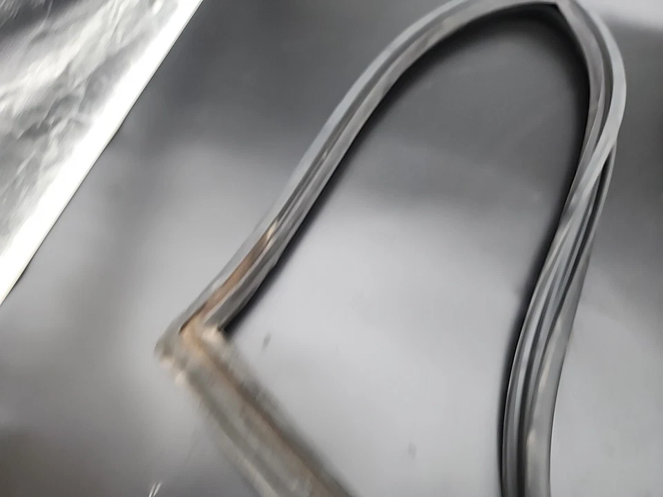 1982-1994 BMW E30 318i 325i Rear Window Gasket Seal Weatherstripping L8 - Image 2 of 4