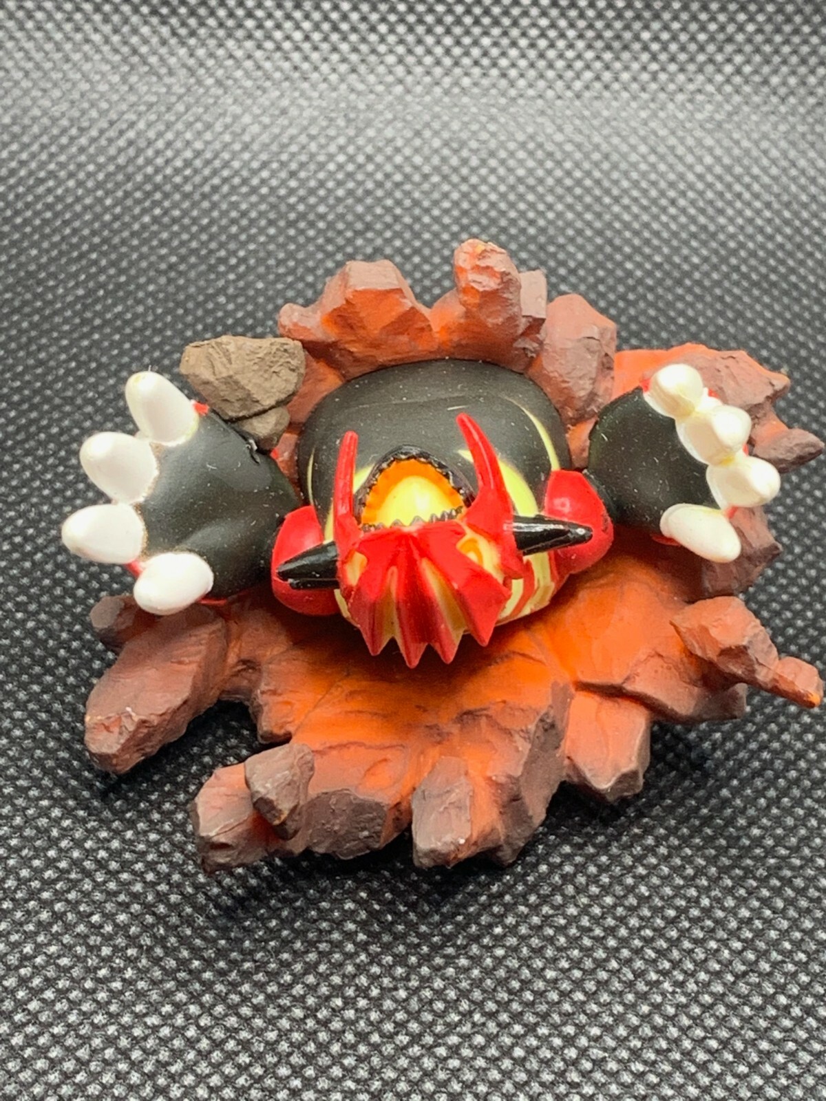 Mini Figura Pokemon Lendário Groudon - Edimagic em Promoção na