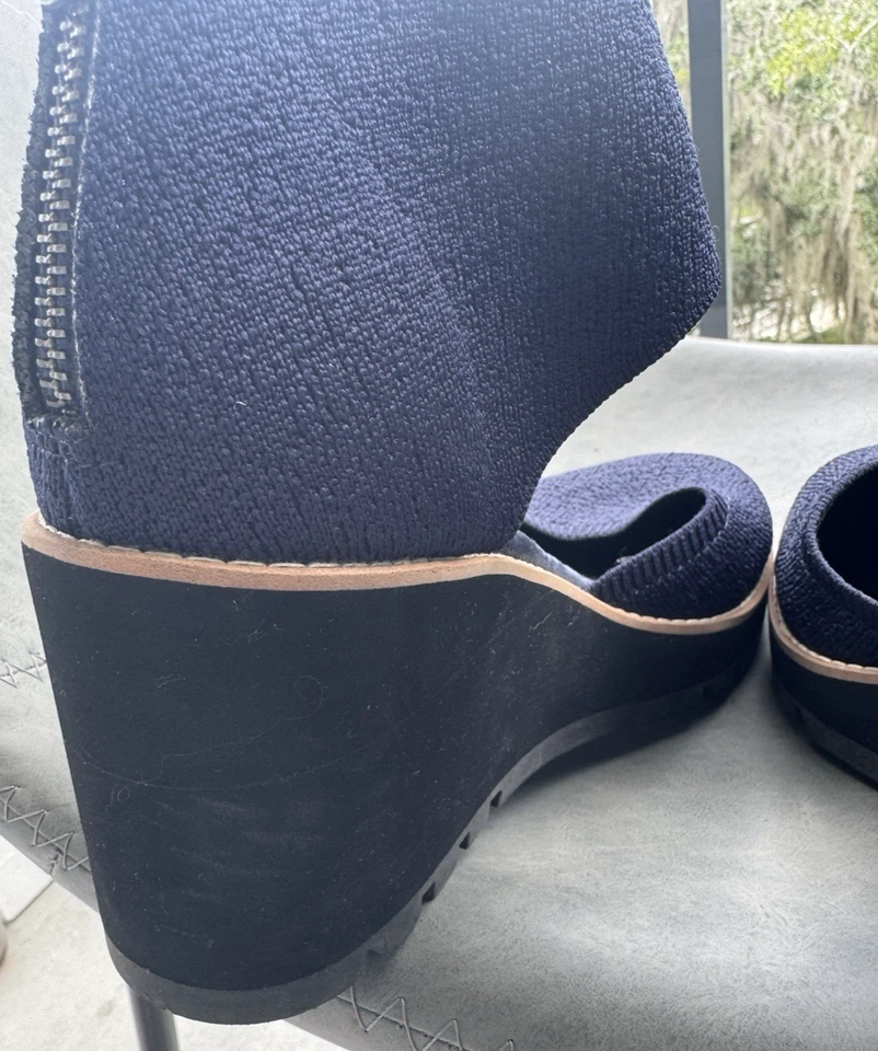 Eileen Fisher Navy Stretch Knit Wedge Sandals Size 9 Lug Sole Zip Back - Image 4 of 4