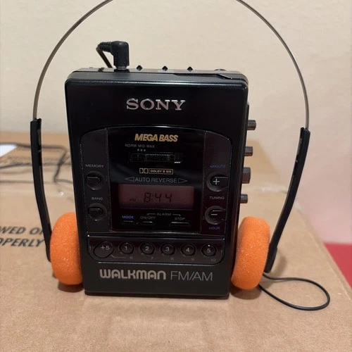 Sony Walkman Cassette WM-F2085 Black Vintage 90s AM/FM Radio New Belt work great