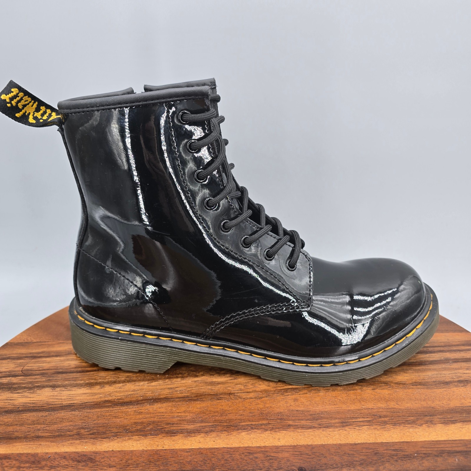 Dr. Martens 1460 Y Boots Womens 7 Black Patent Leather Combat Ankle Casual Doc
