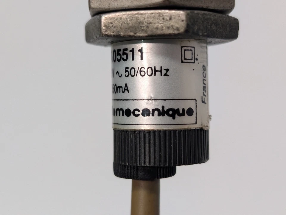 (1) Telemecanique XSA-A05511 Inductive Proximity Sensor 120VAC 50/60Hz 5…350mA - Image 4 of 4