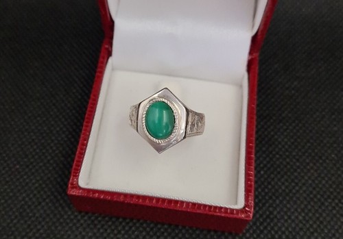 Bague tube en argent 925 avec jade vert et marcassites