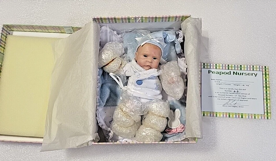 Peapod Nursery Laura Lee Eagles Recién Nacido Niño Renacido Muñeca Artística #313 NUEVO Foto 3 de 4