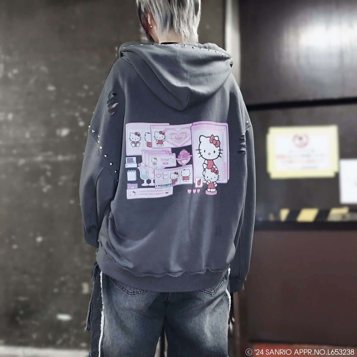 QOOZA × Sanrio HELLO KITTY / KITTY collaboration hoodie Gray Japan