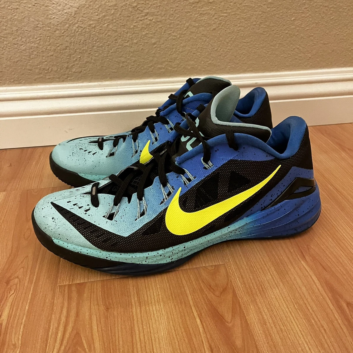 hyperdunk red and black