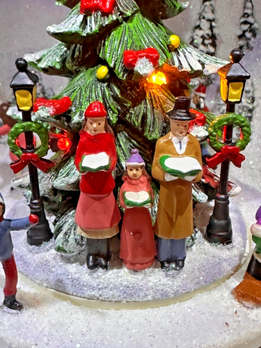 RARE. FAO SCHWARZ CHRISTMAS TV LIGHTS UP AND PLAYS CHRISTMAS SONGS - Picture 10 of 24