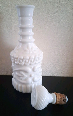 Vintage Decanter White Milk Glass Jim Beam Liquor Bottle w/Stopper Empty KY 230