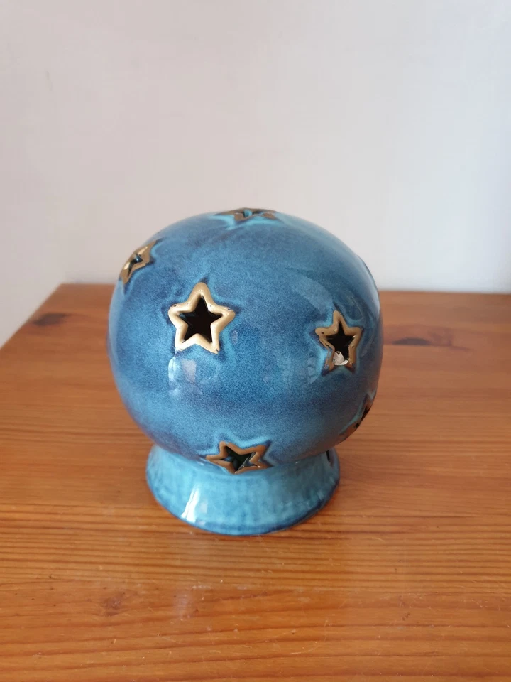 Boule photophore allemande en céramique émaillée bleue et étoile dorées 12x13 cm - Photo 3/4