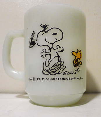 FIRE KING  SNOOPY AT TIMES LIFE IS PURE JOY! MUG! NICE