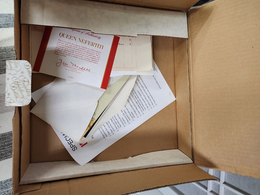 Queen Nefertiti Doll Never removed from Box Franklin Heirloom Figure Statue 1989