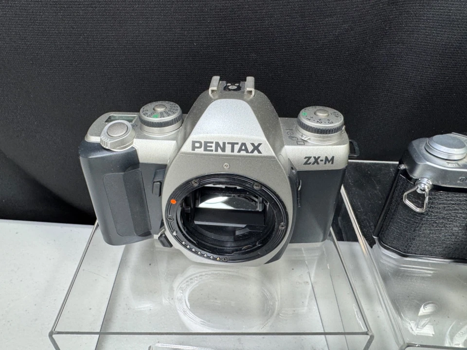 Lote de cuerpo de cámara fotográfica Pentax 35 mm SLR PARA REPUESTOS ZX-10 ZX-30 ME súper PIEZAS Foto 2 de 4