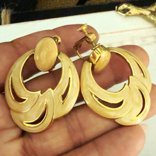 Napier Signed Gold Tone Clip-On Dangle Earrin...