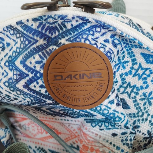 Dakine Wonder 15L Rucksack für Tag Wandern oder Schule blau orange Aztekenmuster - Bild 3 von 10