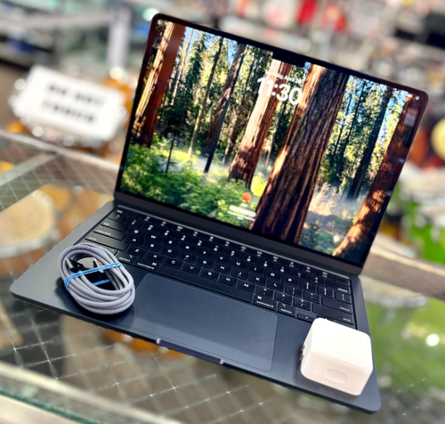 2024 Blue Apple Macbook Air 13.6" M3 Chip 512GB SSD 24GB RAM WiFi MC8Q4LL/A