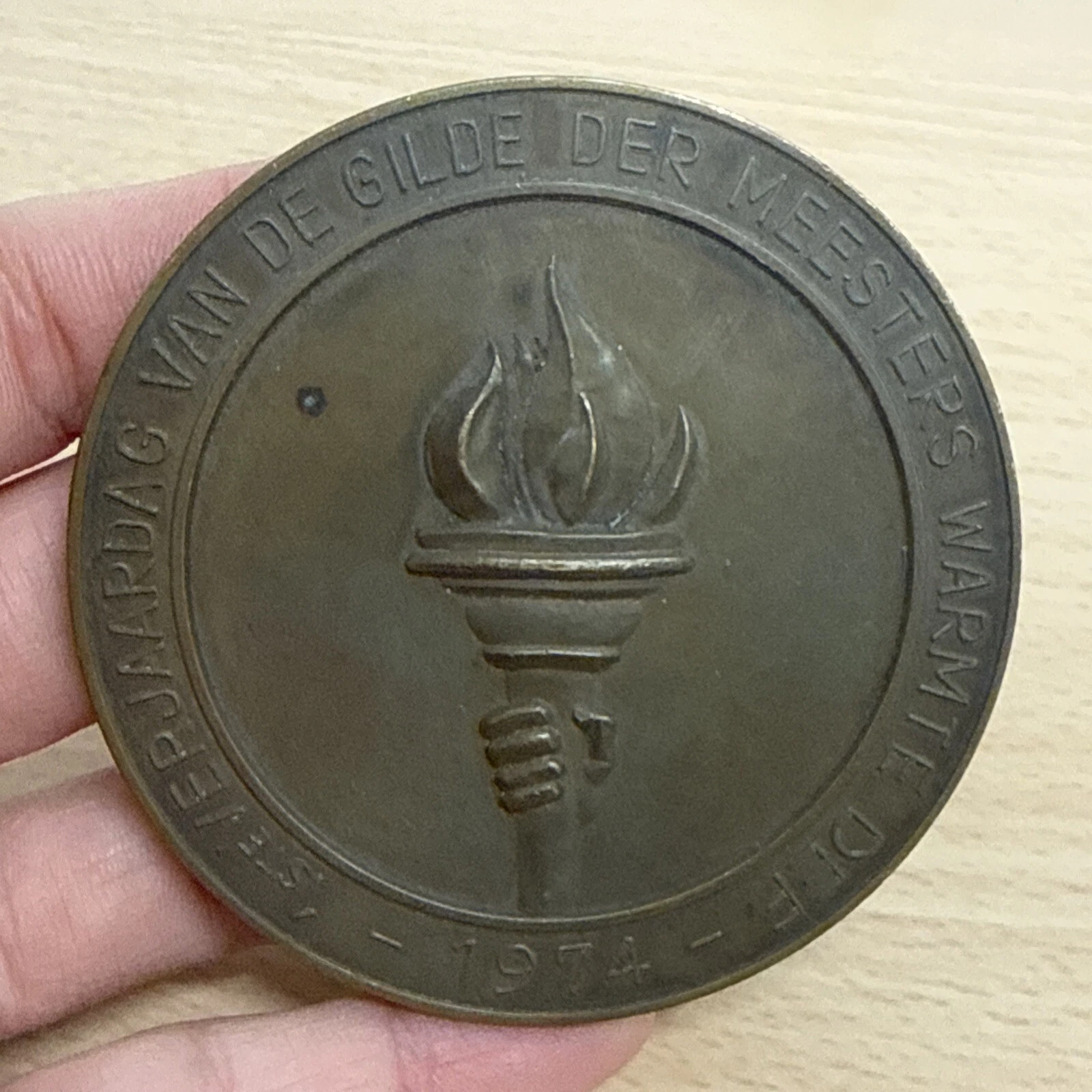 Médaille 1ste Verjaardag Van De Gilde Der Meesters Watmte Def 1974