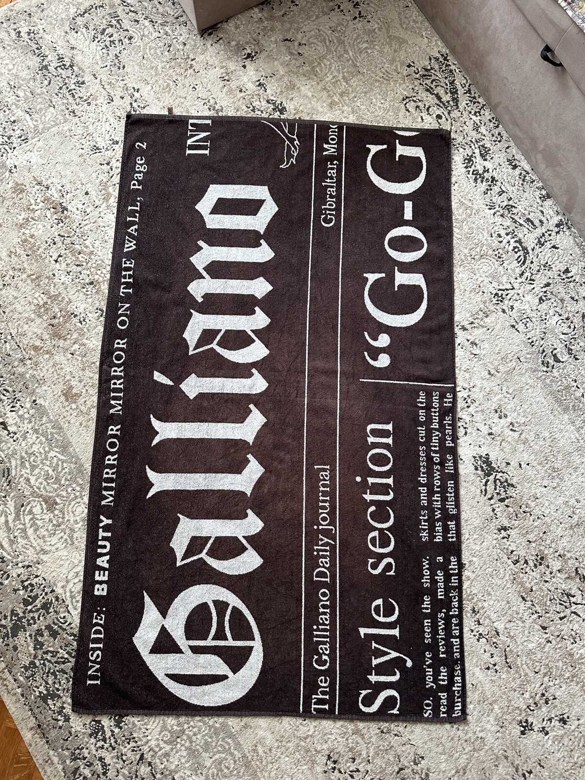 Rare Vintage JOHN GALLIANO Newspaper Print Beach Towe… Gem