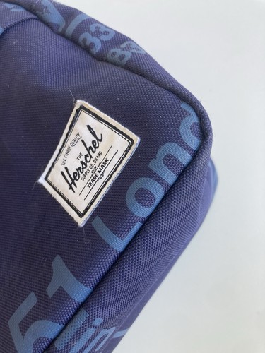 Herschel Supply Co. Chapter Travel Bag Pouch Purse 5L NAVY With Print Pre Owned - Picture 6 of 14