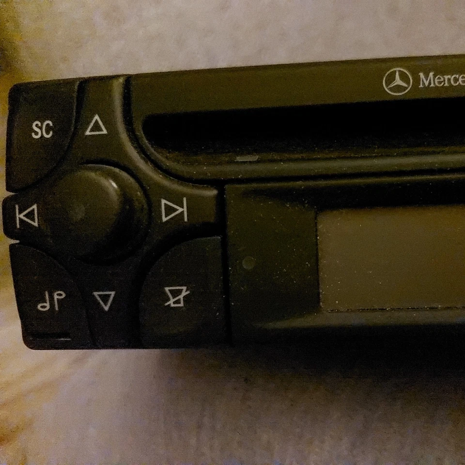 Mercedes Benz CD-Radio MF2910 - Bild 3 von 4