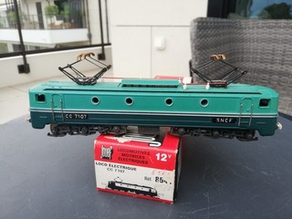 JOUEF HO LOCOMOTIVE ELECTRIQUE TYPE CC 7107 DE LA SNCF REF 8541 AVEC BOITE OR.