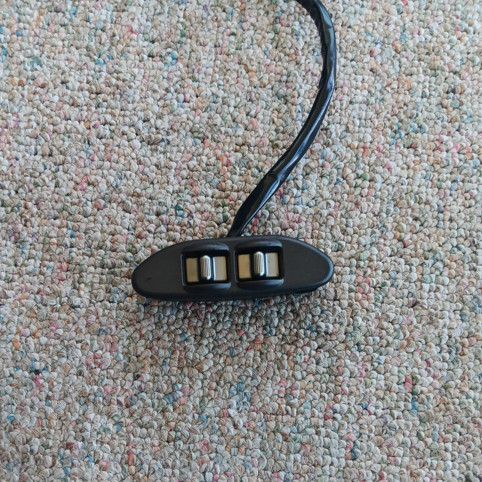 2006 - 2007 Infiniti G35 Coupe Seat Switch Passenger Side OEM Black" Tested " - Image 2 of 4