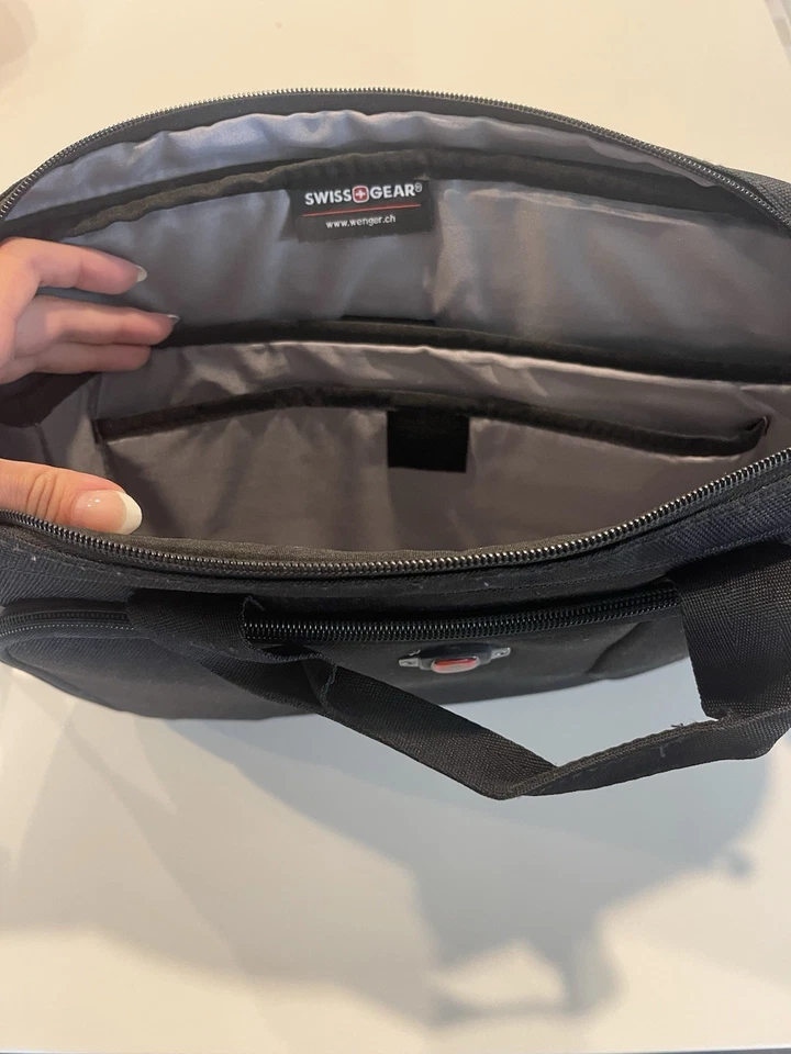 Estuche de transporte para portátil Swiss Gear INTERLINK 16" - negro Foto 2 de 4