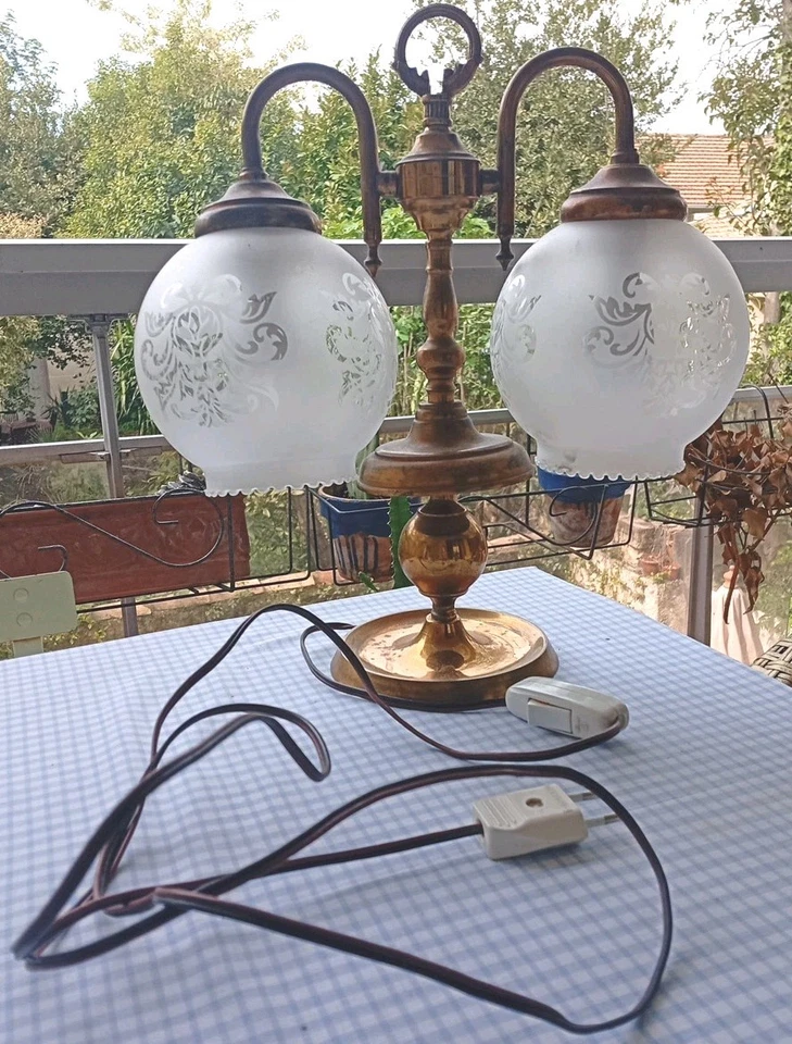 Lampe de Chevet, De Table Vintage Style Belle Époque, Années 50, Laiton Et Verre - Photo 1/4