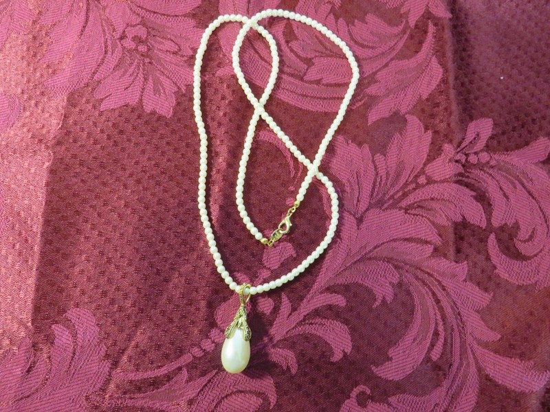 Vintage Avon 30" Pearl Necklace with Large Pearl Drop