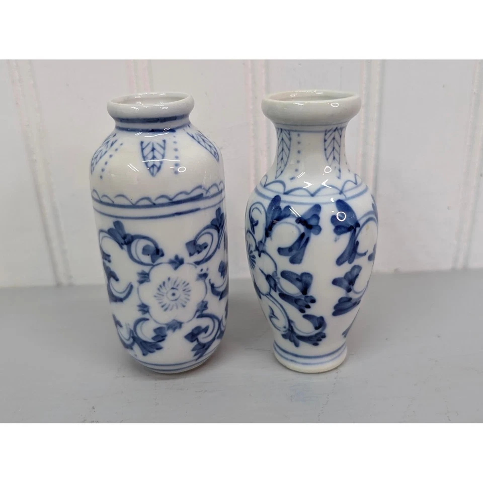 Juego de 2 jarrones miniatura vintage de porcelana floral azul blanco hechos en China de 4" Foto 2 de 4