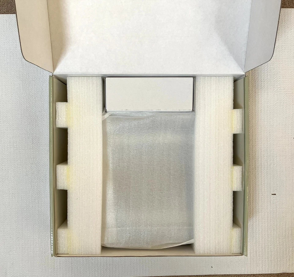 Digital Photo Frame Pandigital 8 inch New in Box Digital Photos Display - Image 3 of 4