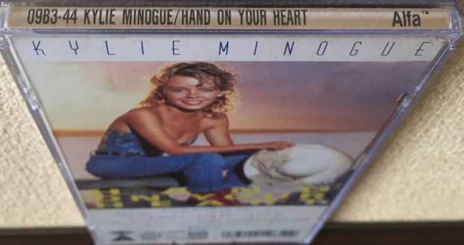 KYLIE MINOGUE Hand On Your Heart PROMO SINGLE JAPAN 8cm 09B3-44
