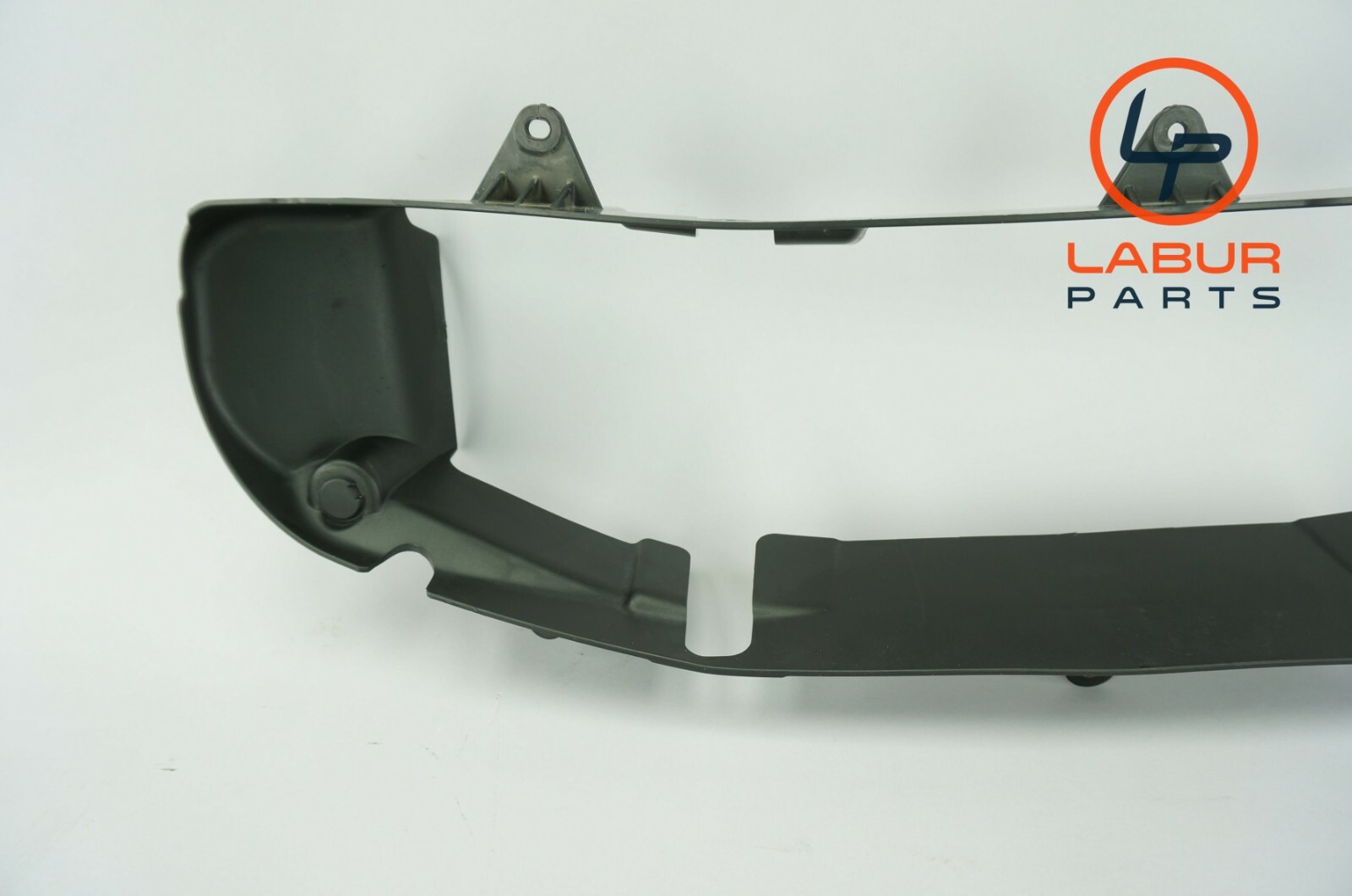 M156 14-17 Maserati Quattroporte Front Bumper Air Conveyer Duct Z1903
