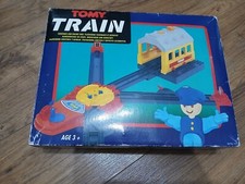 Tomy Vintage Train Turntable and Engine Shed Accessory Set 1325 (Box #26)
