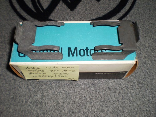 PAIR NOS FRONT SIDE MARKER CLIPS 70-72 BUICK SKYLARK GS 350 GS 455 GSX 73 OLDS A - Picture 2 of 3