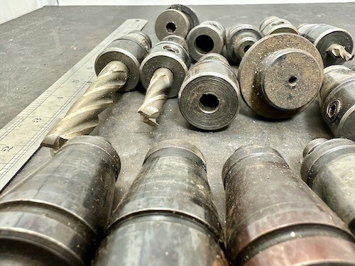 V FLANGE TOOL HOLDERS, Lot Of 17, Very Good Condition! - Picture 11 of 13