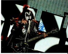 RARE IMAGE   Kiss" Gene Simmons Hand Signed 10X8 Color Photo COA