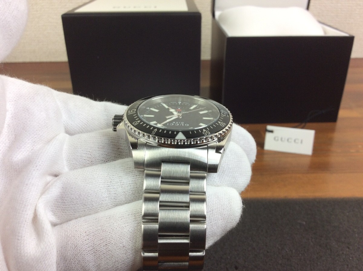 Gucci YA136301A Dive Black Dial Stainless Steel Men's Watch New +